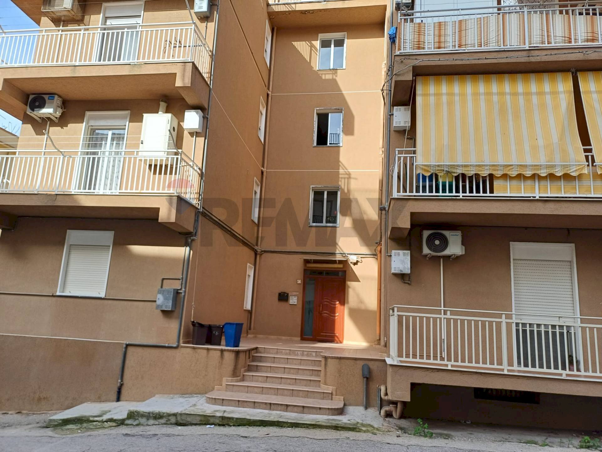 palazzina - Appartamento Vicolo Giuseppe Verdi
 
42, Grotte - foto 1