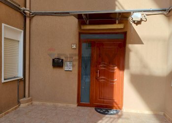 portone  palazzina - Apartment Vicolo Giuseppe Verdi
 
42, Grotte - photo 2