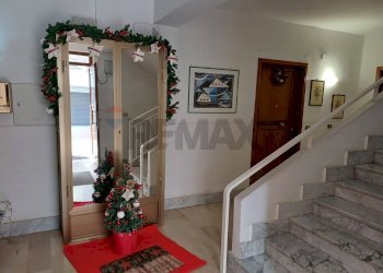 ingresso scala - Apartment Vicolo Giuseppe Verdi
 
42, Grotte - photo 7