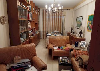 Soggiorno - Apartment Vicolo Giuseppe Verdi
 
42, Grotte - photo 15