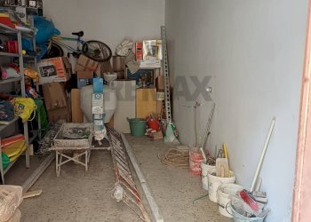 interno garage - Apartment Vicolo Giuseppe Verdi
 
42, Grotte - photo 22