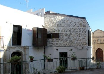 Edificio all\'aperto - Hotel Via San Nicolò
26/28, Favara - foto 1