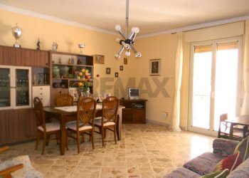 Sala da pranzo - Appartamento Via Papa Giovanni XXIII
 
6, Favara - foto 1