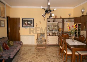 Sala da pranzo - Appartamento Via Papa Giovanni XXIII
 
6, Favara - foto 8