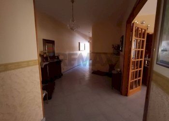 Hall / corridoio - Appartamento Viale Aldo Moro
 
255, Favara - foto 30