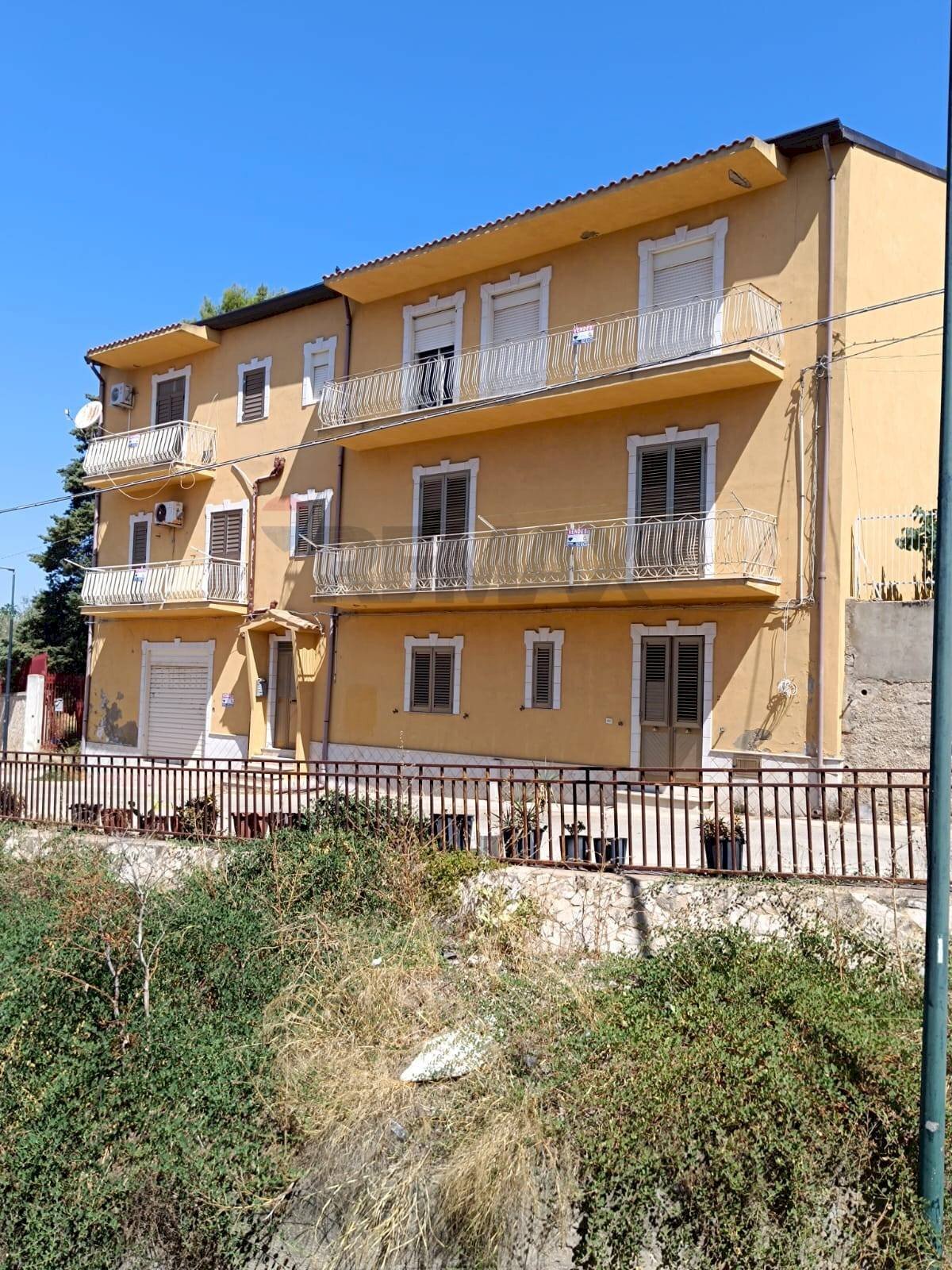 Edificio all\'aperto - Casa semi indipendente Don Giuseppe Arcieri
4, Favara - foto 2