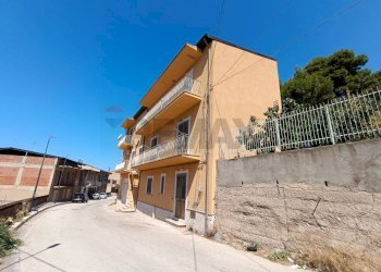 Edificio all\'aperto - Casa semi indipendente Don Giuseppe Arcieri
 
4, Favara - foto 3