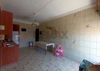 Cucina - Casa semi indipendente Don Giuseppe Arcieri
 
4, Favara - foto 26