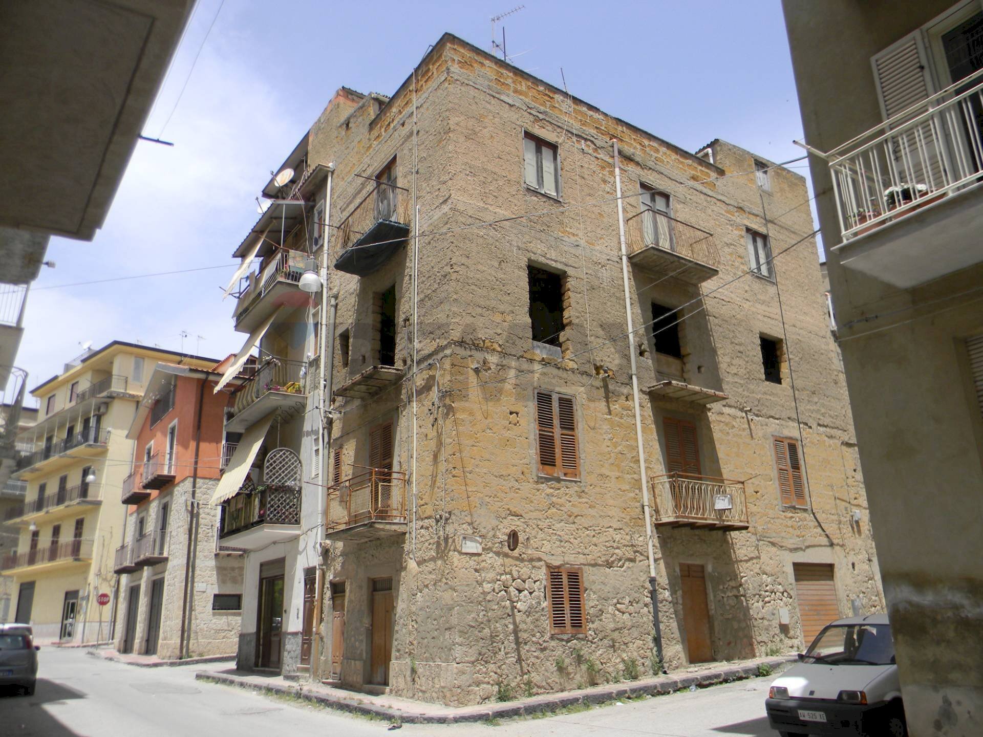 Edificio all\'aperto - Independent house Via Cola Di Rienzo
 
29, Favara - photo 2