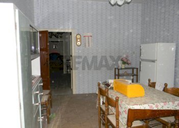 Sala da pranzo - Casa indipendente Via Cola Di Rienzo
 
29, Favara - foto 16