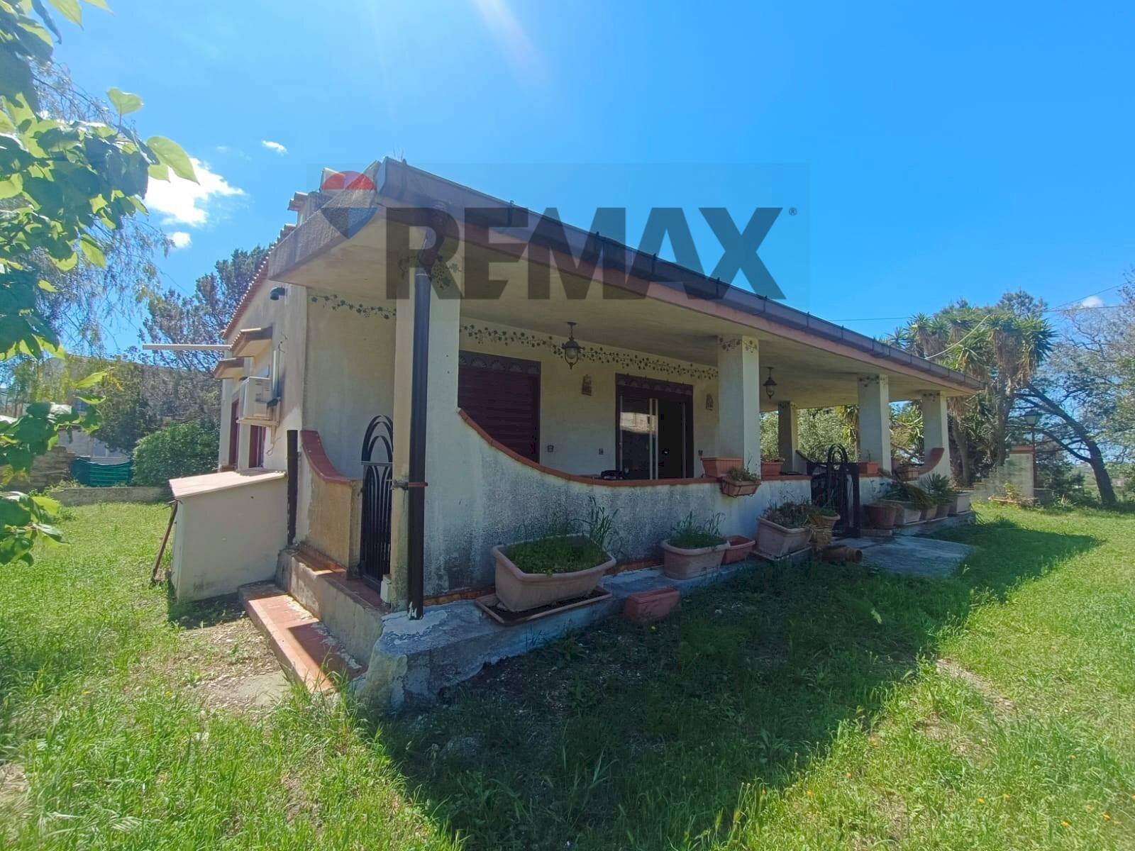 Casa all\'aperto - Villa SS 112
 
38, Favara - foto 1