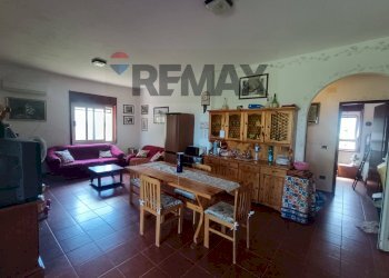 Sala da pranzo - Villa SS 112
 
38, Favara - foto 19
