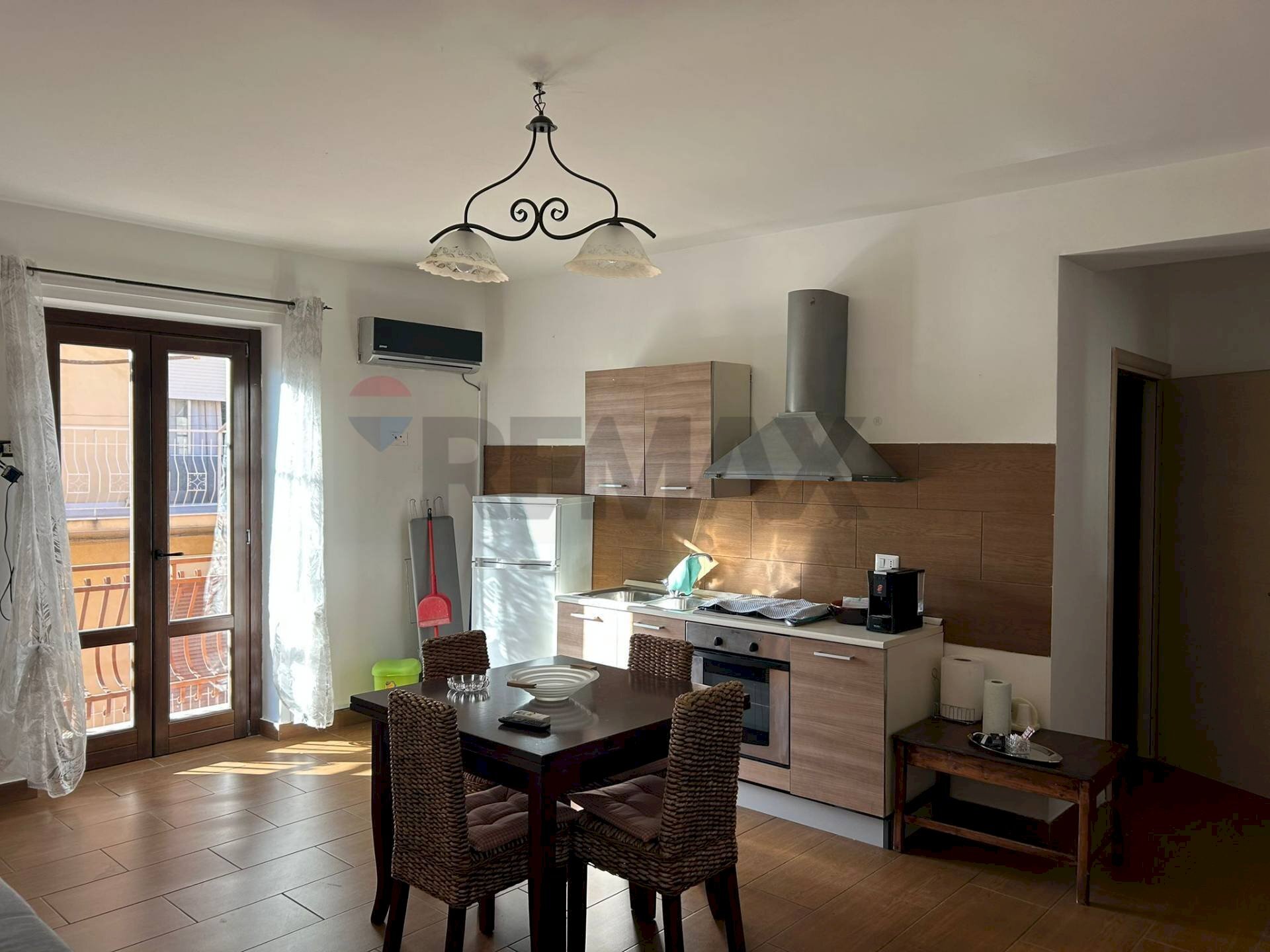 Cucina - Casa indipendente Via Napoleone Colajanni
 
16, Favara - foto 1