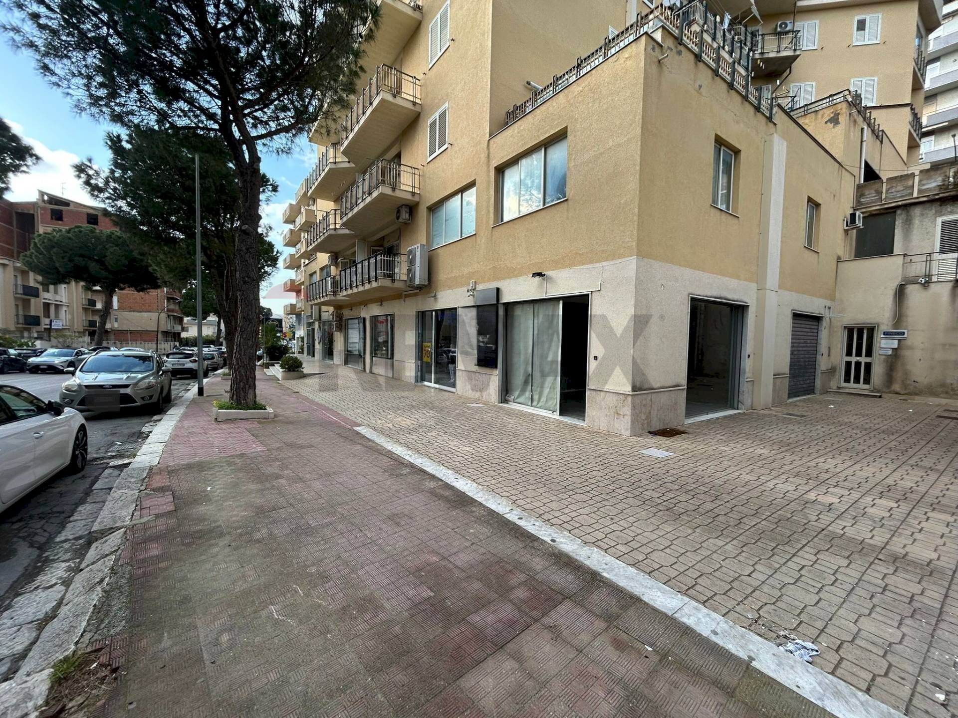Edificio all\'aperto - Commercial Activity viale Aldo Moro, Favara - photo 1