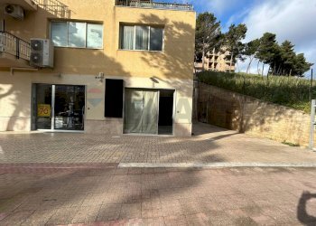Edificio all\'aperto - Attività Commerciale viale Aldo Moro, Favara - foto 3