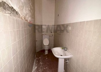 Bagno - Attività Commerciale viale Aldo Moro, Favara - foto 12