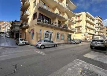 Vista Prospetto - Locale Commerciale Via Quattro Novembre
 
20, Favara - foto 3