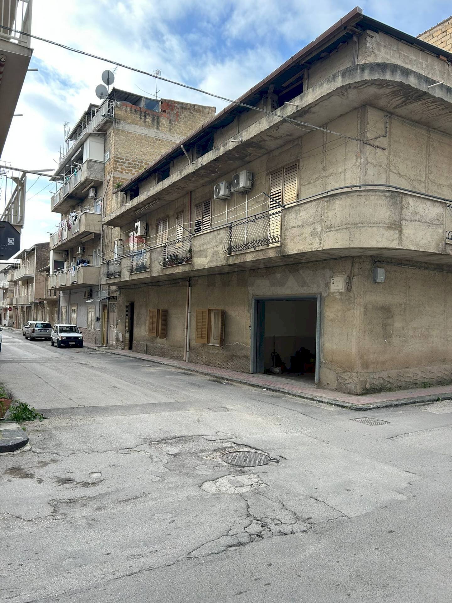 Edificio all\'aperto - Three-room apartment Via Bari
62, Favara - photo 2