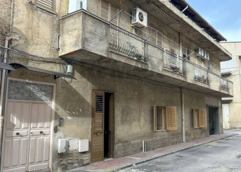 Edificio all\'aperto - Trilocale Via Bari
 
62, Favara - foto 1
