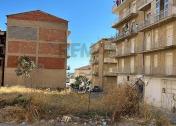 Edificio all\'aperto - Appartamento Via Inghilterra
 
39, Favara - foto 2