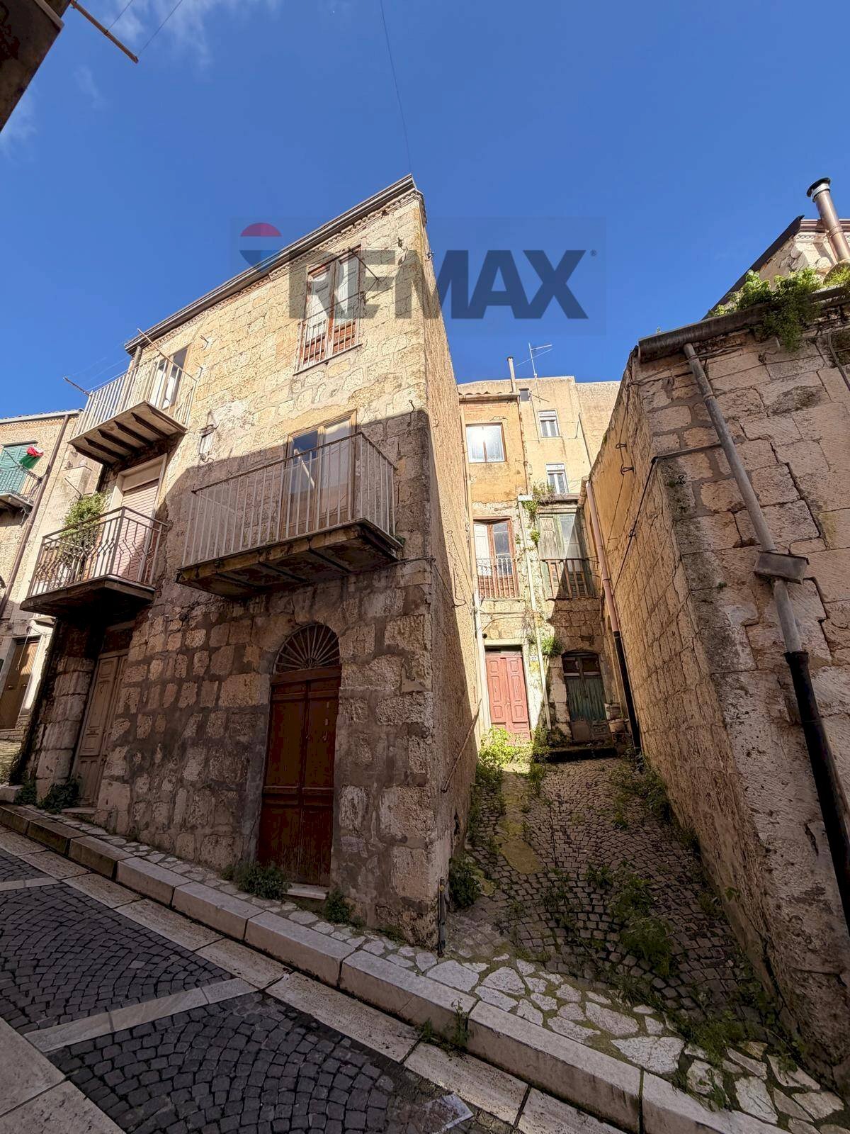 Edificio all\'aperto - Casa indipendente VIA GIAMBATTISTA BONFANTE
 
23-25-27, Mussomeli - foto 2