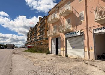 Edificio all\'aperto - Locale Commerciale VIA ANTONIO DE CURTIS
 
4, Canicattì - foto 1