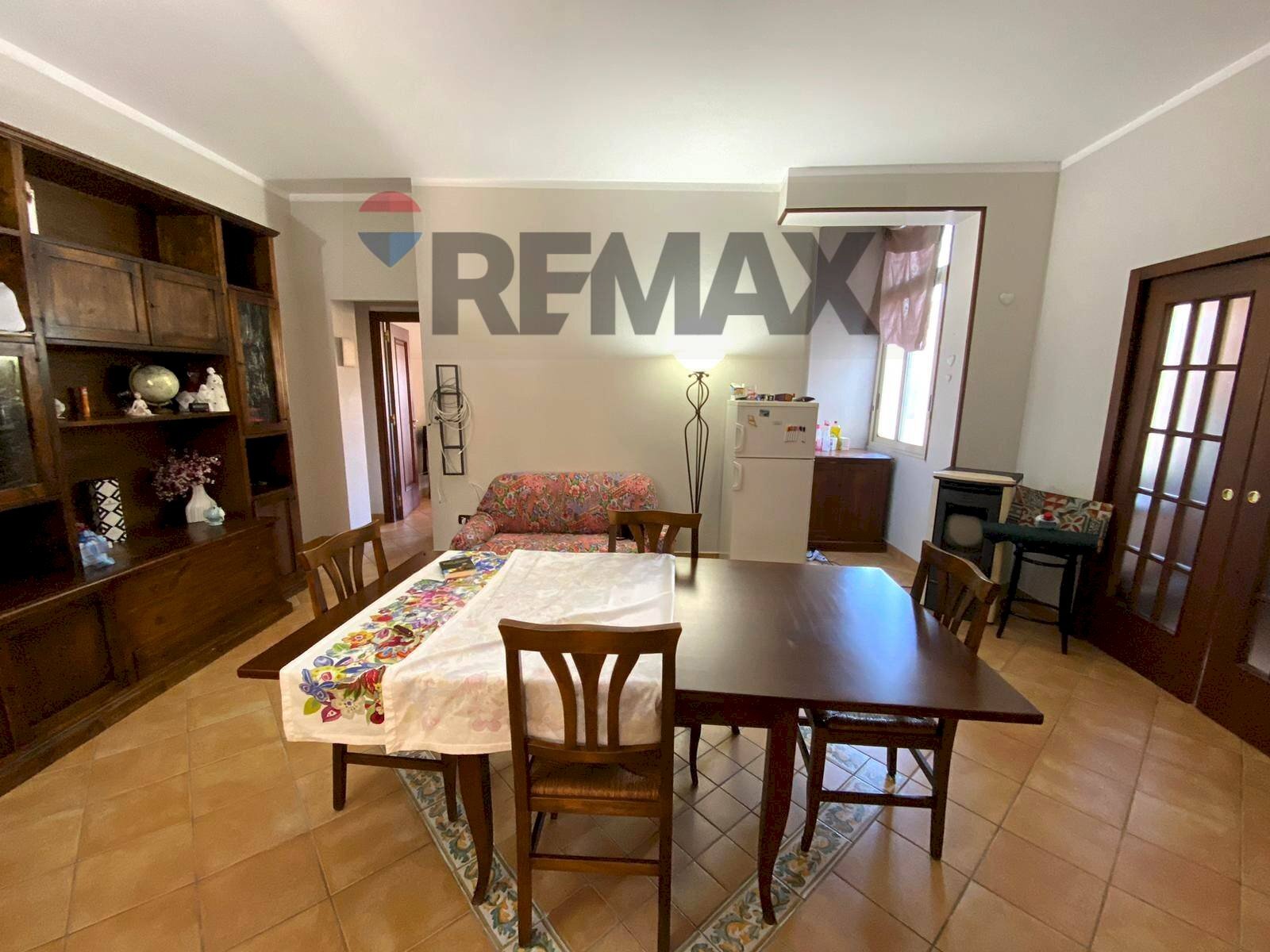 Sala da pranzo - Appartamento Cortile Copernico, Favara - foto 1