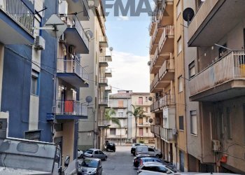 Edificio all\'aperto - Magazzino Via Charles Darwin
15, Favara - foto 3