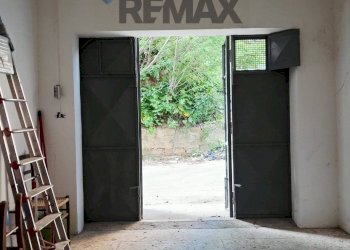 Ambiente garage - Magazzino Via Charles Darwin
15, Favara - foto 6