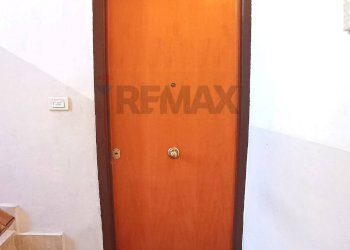 Porta ingresso appartamento - Apartment Via Federico Confalonieri
 
23, Agrigento - photo 7