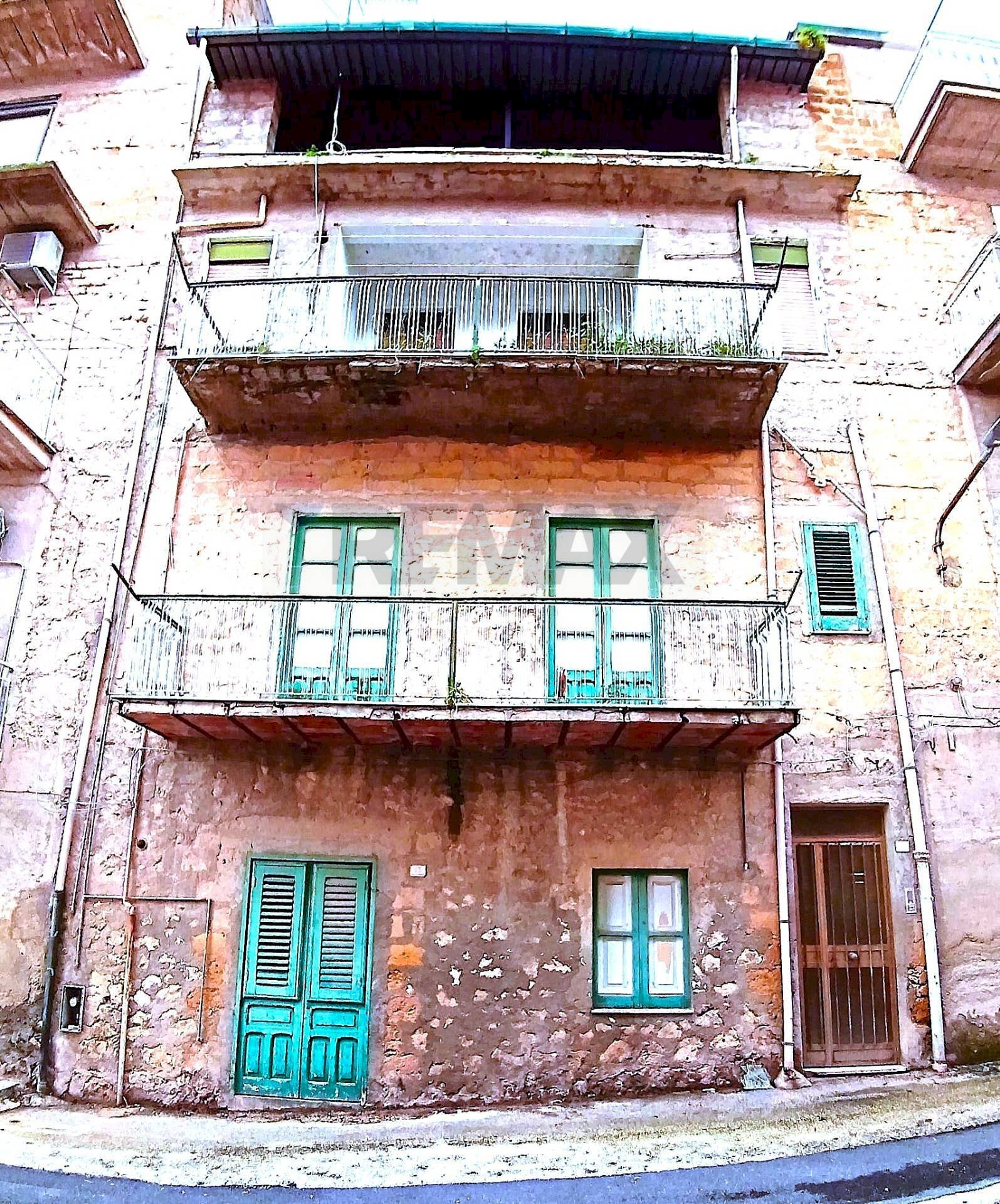 Edificio all\'aperto - Independent house Vicolo Pascoli
 
11, Favara - photo 1