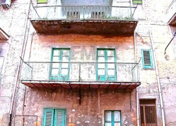 Edificio all\'aperto - Casa indipendente Vicolo Pascoli
 
11, Favara - foto 1
