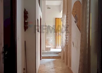 Hall / corridoio - Casa indipendente Vicolo Pascoli
 
11, Favara - foto 4