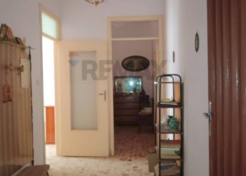 Hall / corridoio - Casa indipendente Vicolo Pascoli
 
11, Favara - foto 5