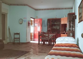 Soggiorno piano primo - Casa indipendente Vicolo Pascoli
 
11, Favara - foto 22