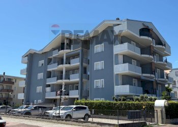 Edificio all\'aperto - Two-room apartment Via Cavour
 
41, Tortoreto - photo 1