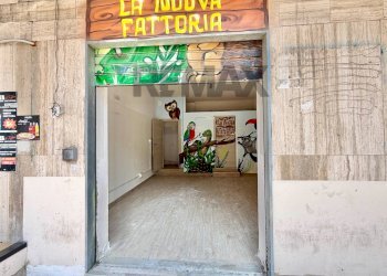 Non correlato - Shop CORSO MEDITERRANEO
26, Marano di Napoli - photo 9