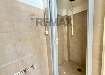 Bagno - Shop CORSO MEDITERRANEO
26, Marano di Napoli - photo 15