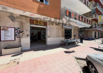 Edificio all\'aperto - Shop CORSO MEDITERRANEO
26, Marano di Napoli - photo 17