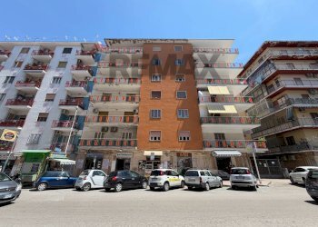 Edificio all\'aperto - Shop CORSO MEDITERRANEO
26, Marano di Napoli - photo 18