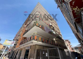 Edificio all\'aperto - Shop CORSO MEDITERRANEO
26, Marano di Napoli - photo 19