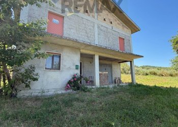 Casa all\'aperto - Independent house CONTRADA SELVA
 
SNC, Toro - photo 5