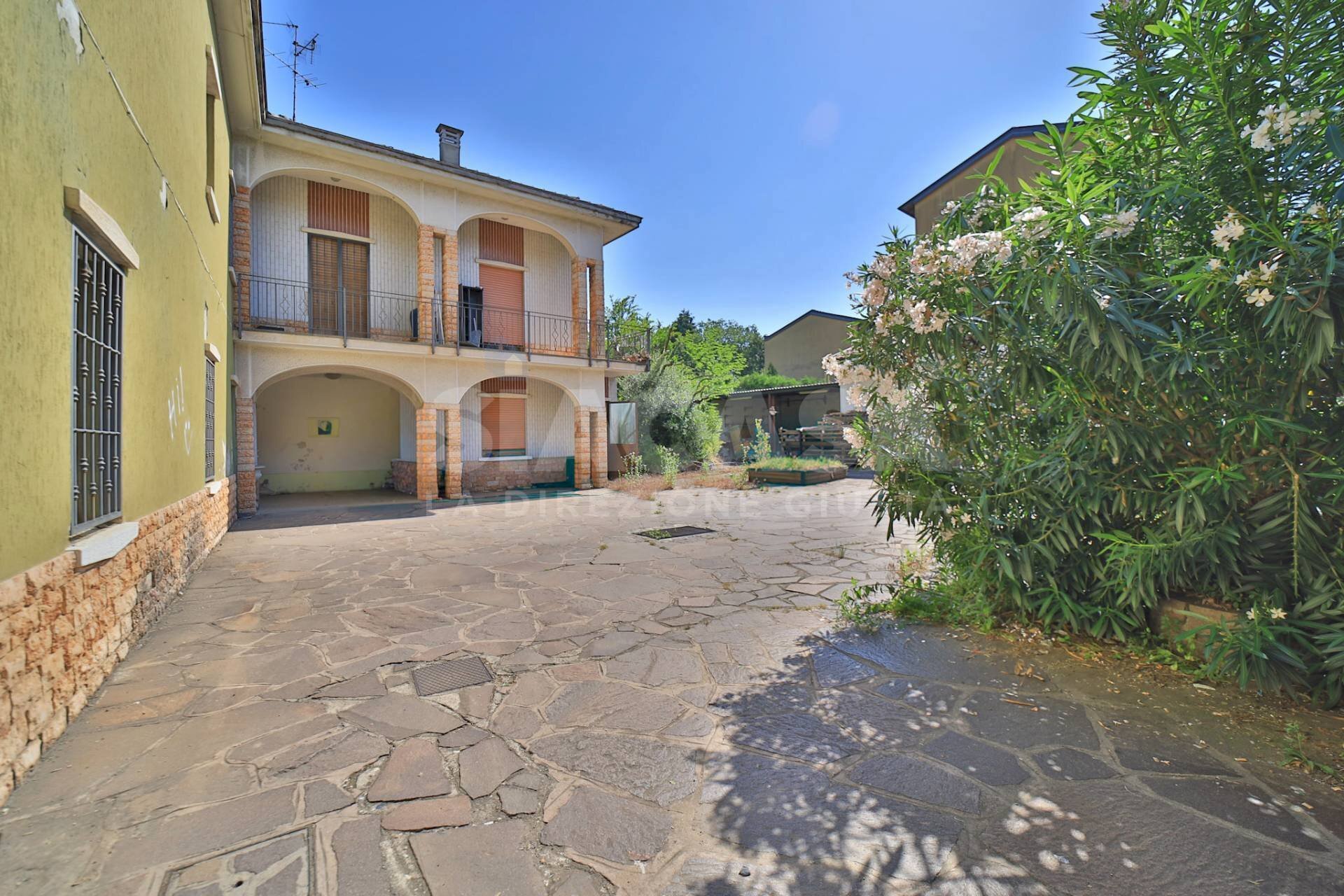 Foto 1 - Stabile - Palazzo VIA SILVIO PELLICO
 
13, Cornate d'Adda - foto 1