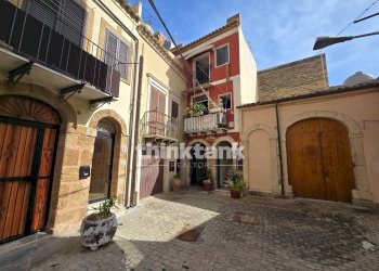 Foto 2 - Stable - Palace Vico Tilaro
9, Gela - photo 2