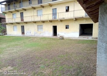 Cortile interno - Rustic via Rampini, 4, Fontaneto d'Agogna - photo 3