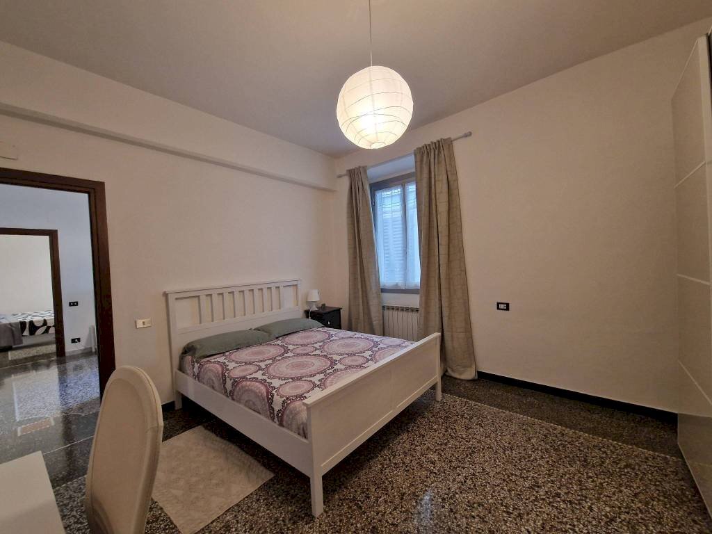 Camera da letto - Four-room apartment via San Luca, 6, Genova (neighborhood Centro Storico) - photo 3