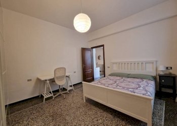 Camera da letto - Four-room apartment via San Luca, 6, Genova (neighborhood Centro Storico) - photo 13