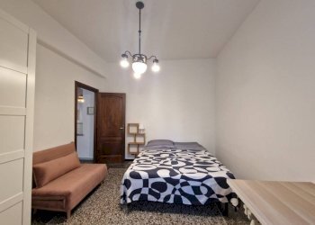 Camera da letto - Four-room apartment via San Luca, 6, Genova (neighborhood Centro Storico) - photo 15