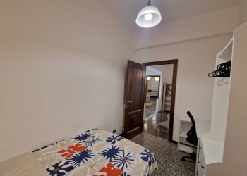 Camera da letto - Four-room apartment via San Luca, 6, Genova (neighborhood Centro Storico) - photo 17