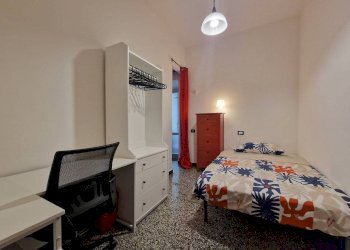 Camera da letto - Four-room apartment via San Luca, 6, Genova (neighborhood Centro Storico) - photo 18
